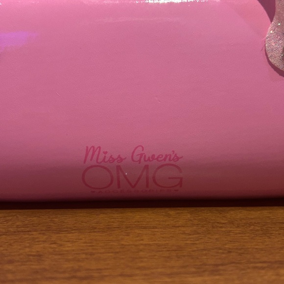 OMG ACCESSORIES Kids' Bella Butterfly Rainbow Faux Fur Purse & Sunglasses Set - Picture 5 of 7